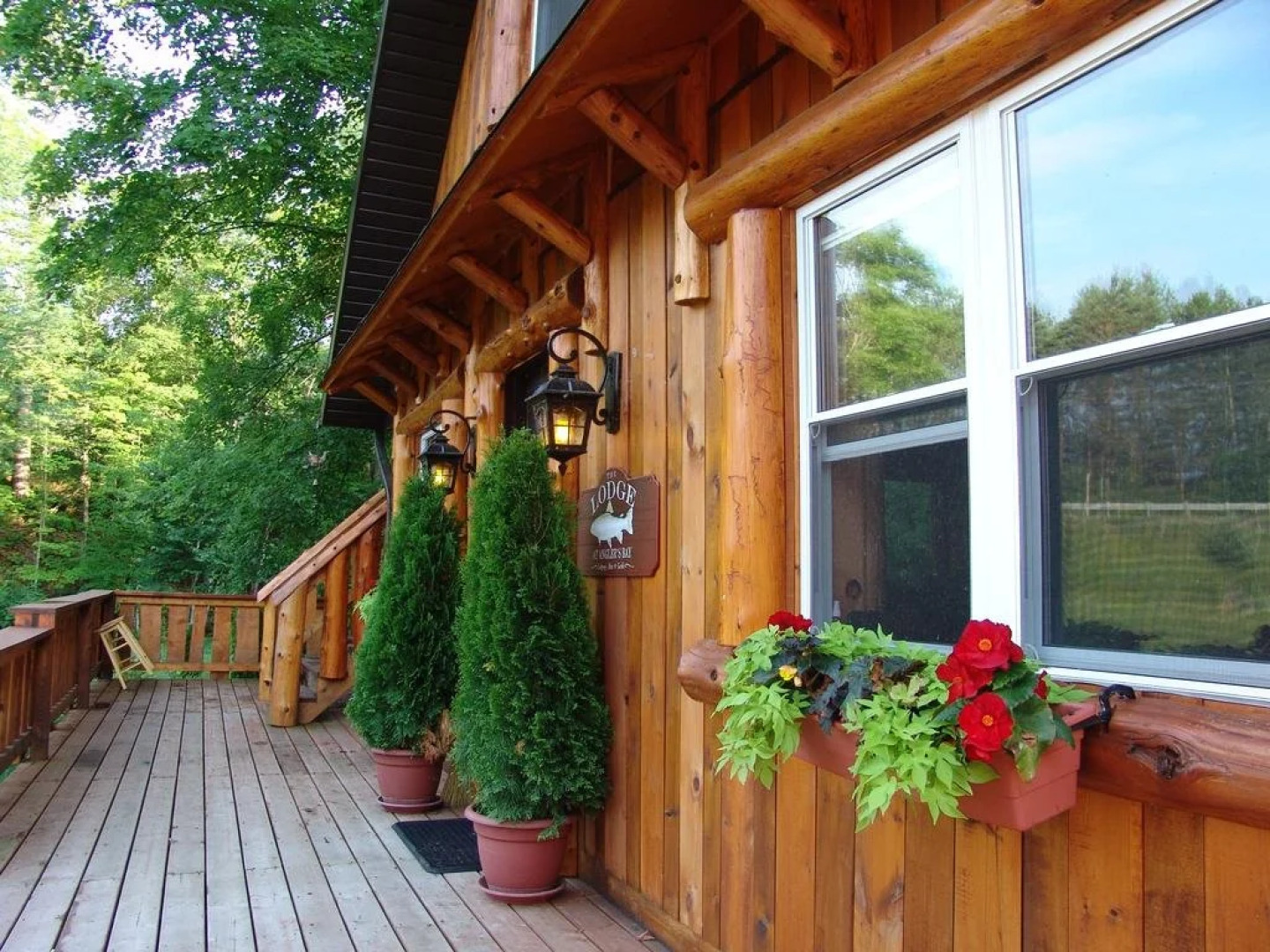 The Highlands Motel & Lodge