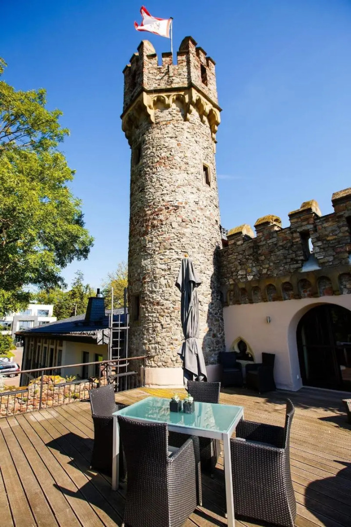 Relais & Châteaux Hotel Burg Schwarzenstein