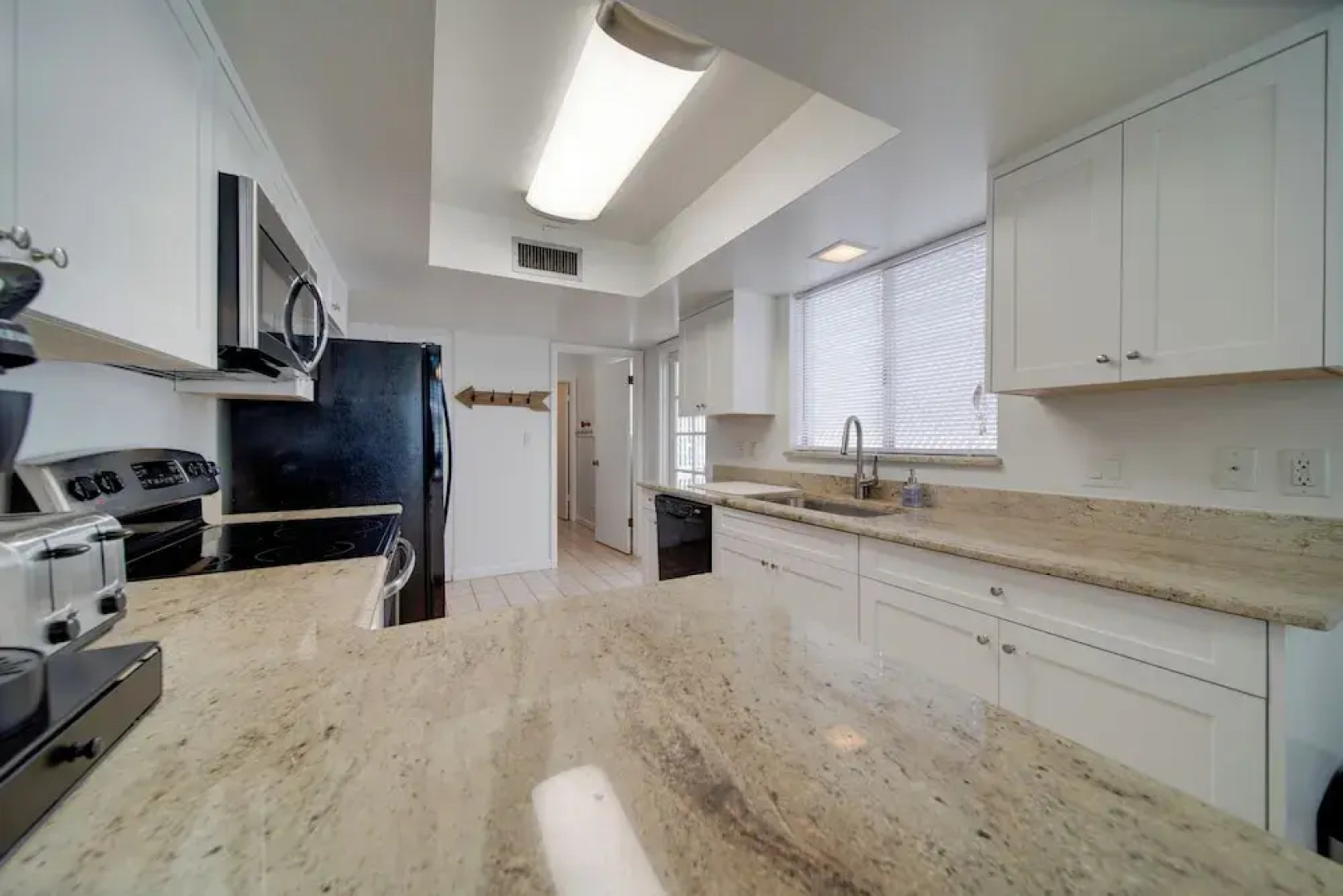 5 Mi to Camelback Ranch: Pet-friendly Home w/ Pool