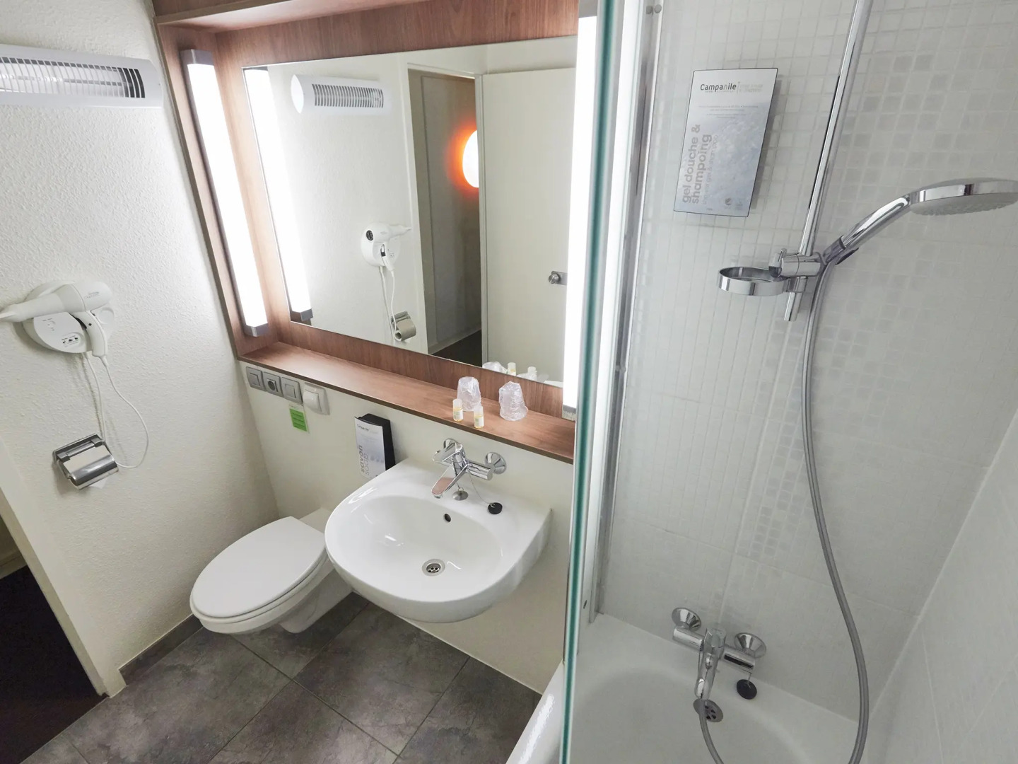 Kyriad PARIS NORD  Ecouen La Croix Verte