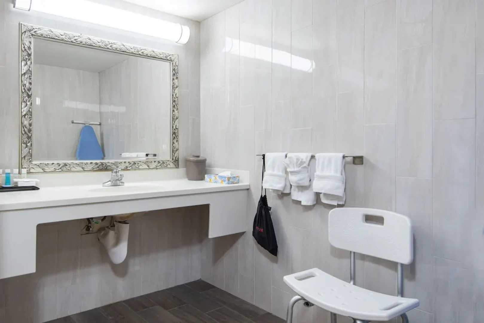 Atherton Park Inn & Suites