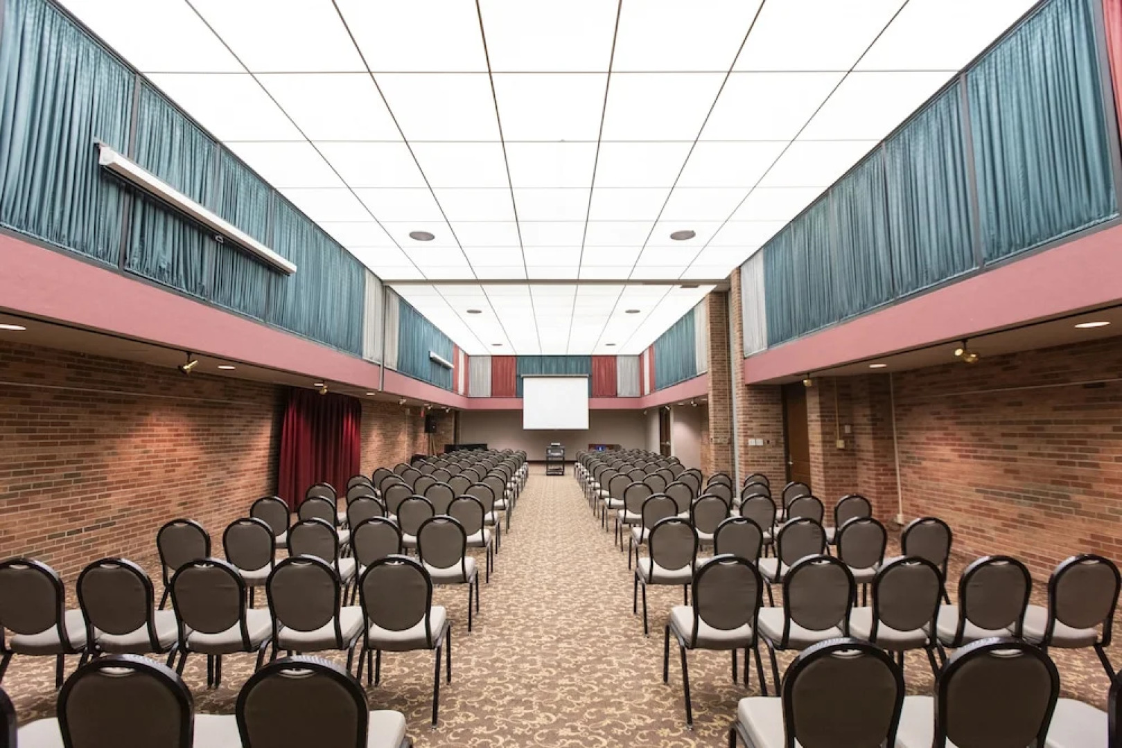 Hillsdale College Dow Hotel and Conference Center