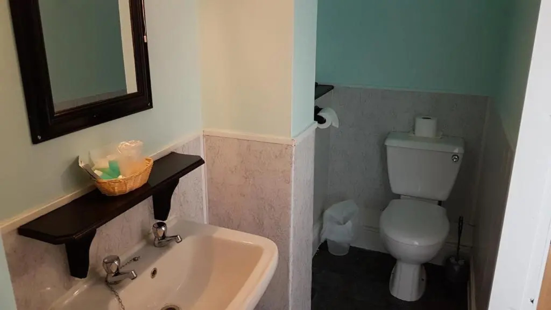 Meadows Way Guest House