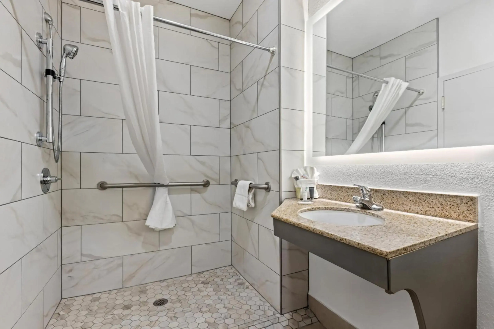 Country Inn & Suites by Radisson, Savannah I-95 North, GA