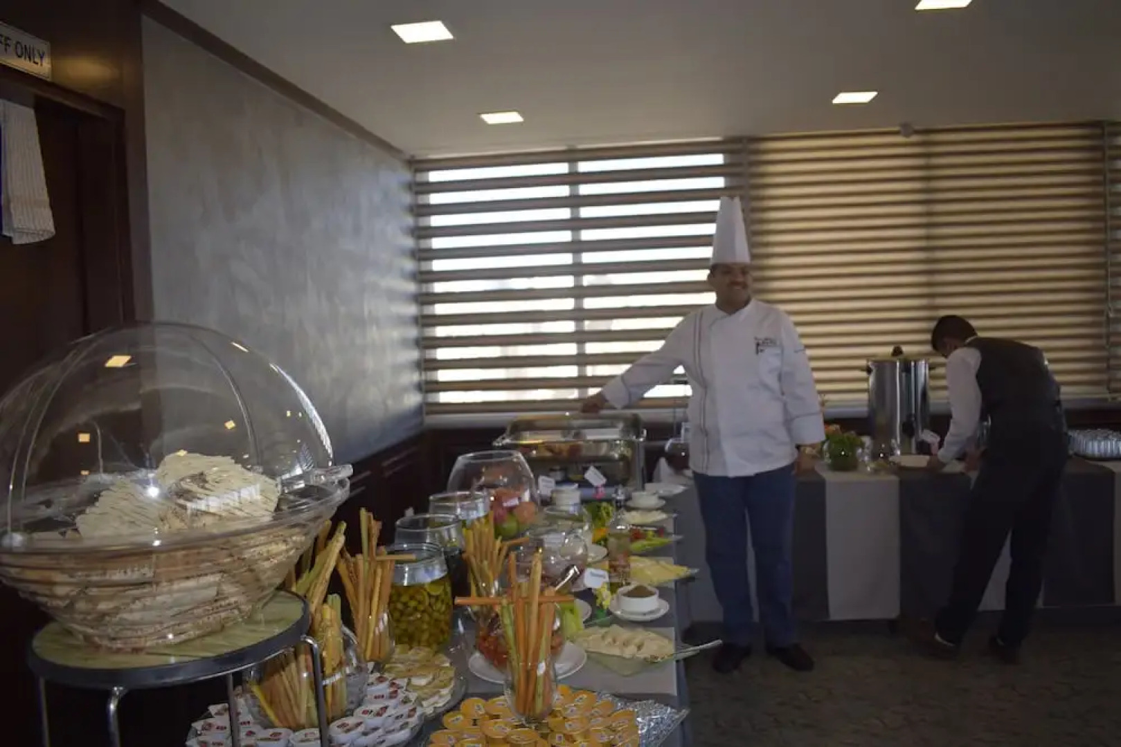 Shams Al Weibdeh Hotel Apartment