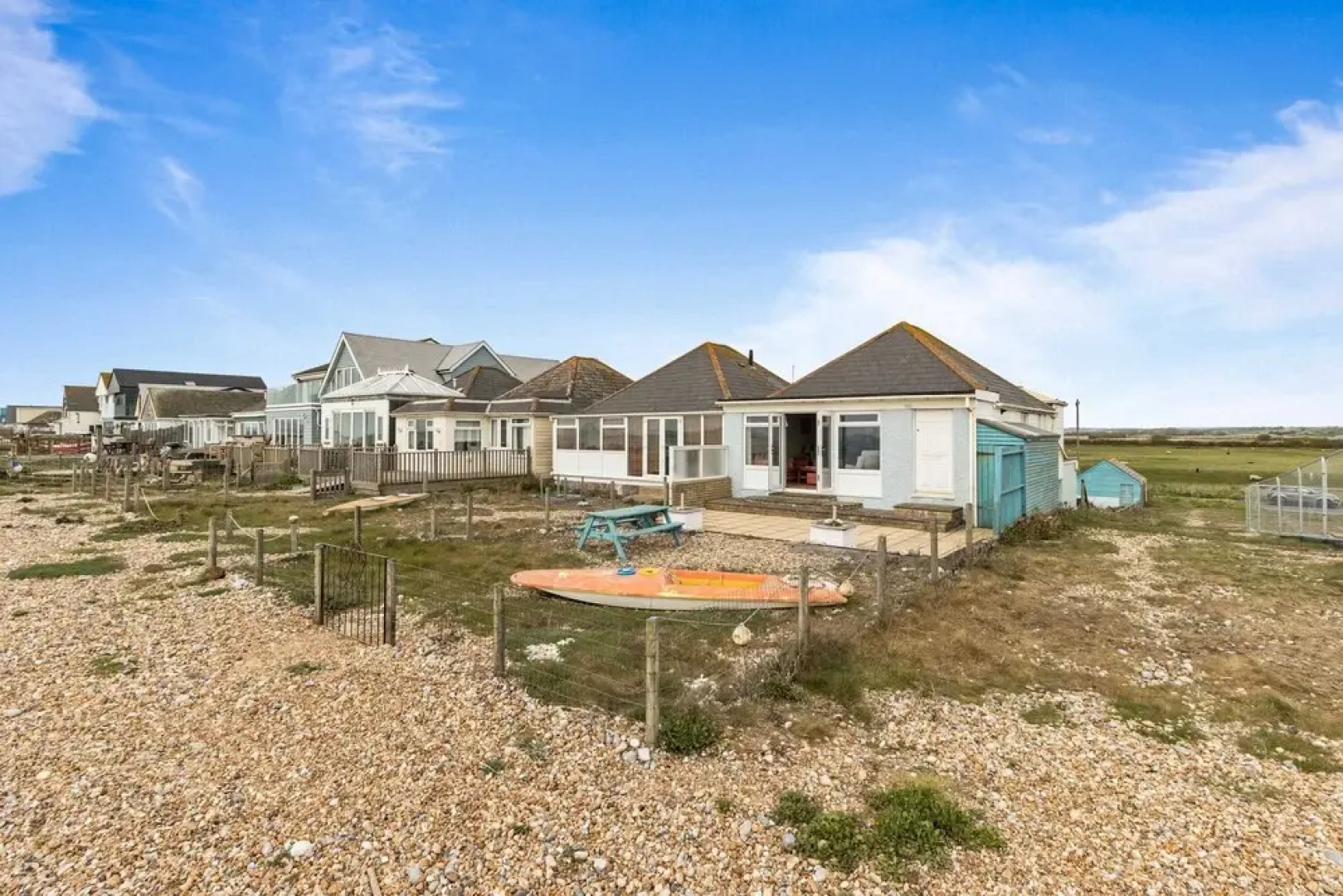 The Coastal Crab - Family-friendly Three-bed Beach House in Pevensey