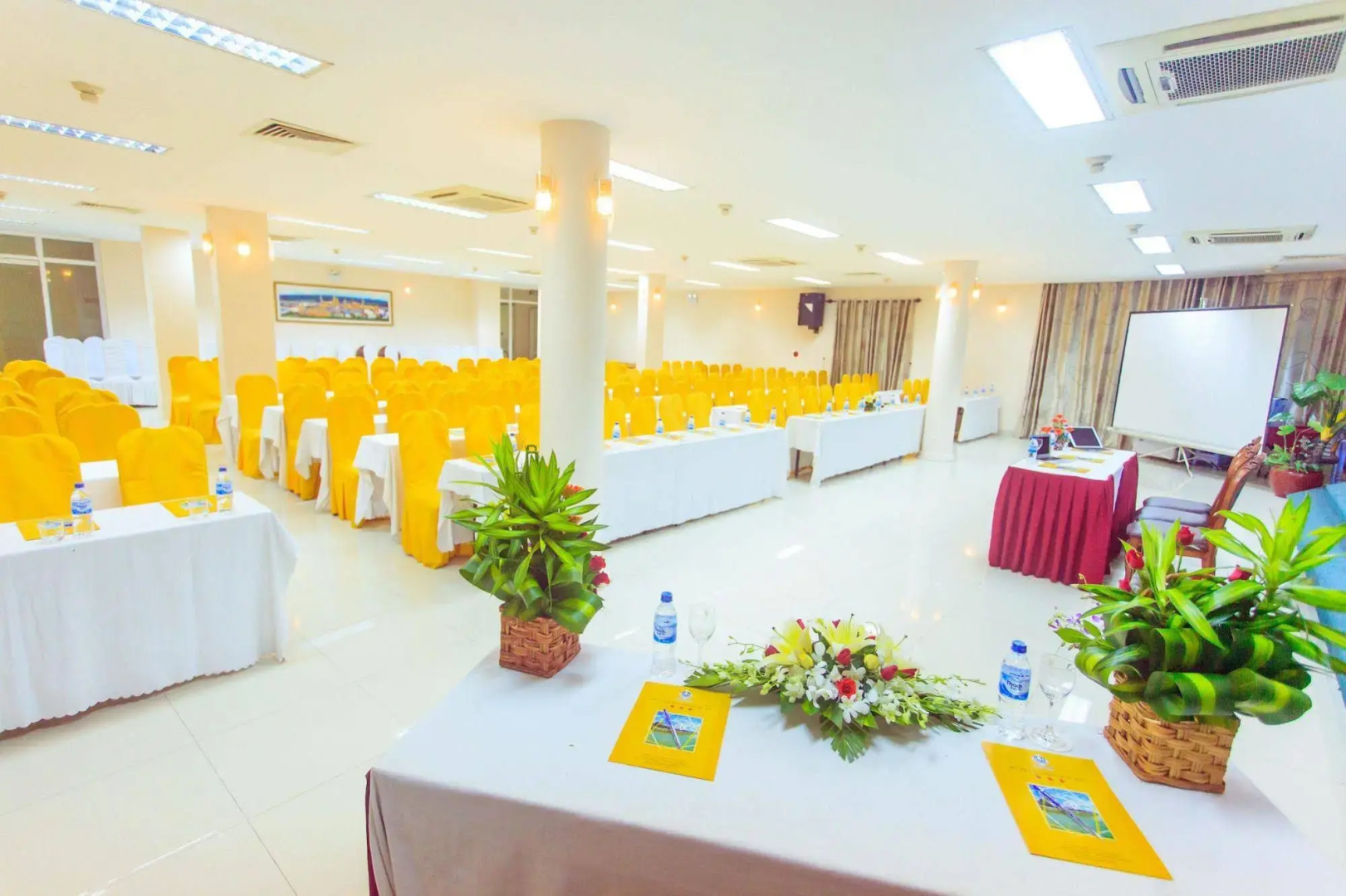 My Tra Riverside Hotel