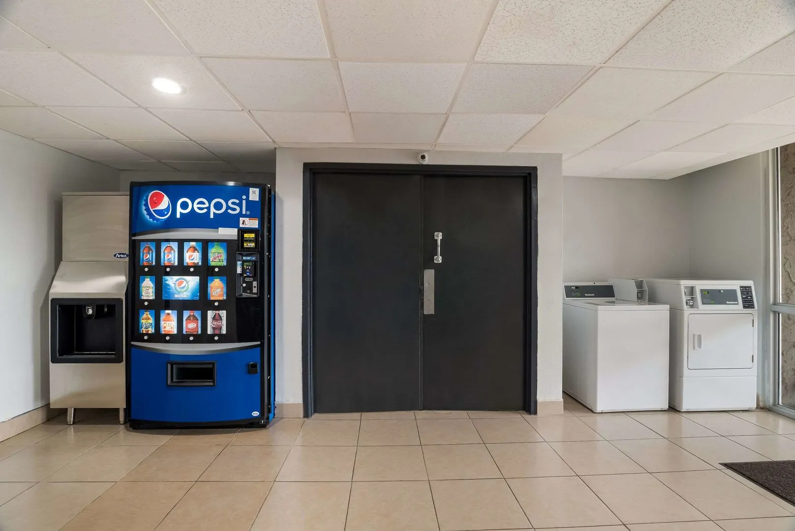 Alice-Days Inn  Golfing Area