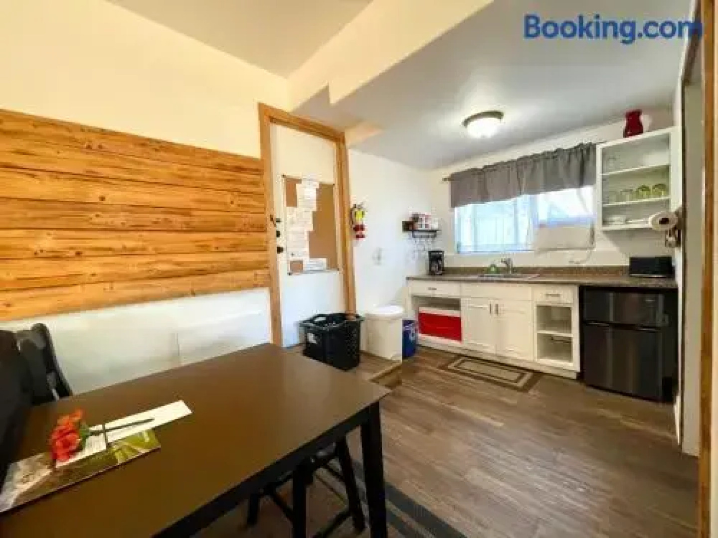 Sierra Mountain Lodge