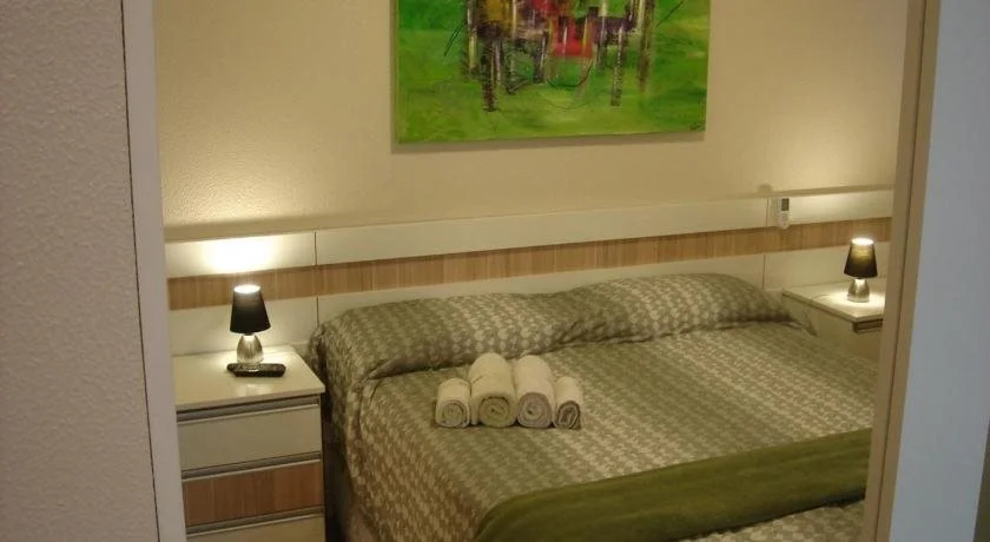 Wall Street Flat Service