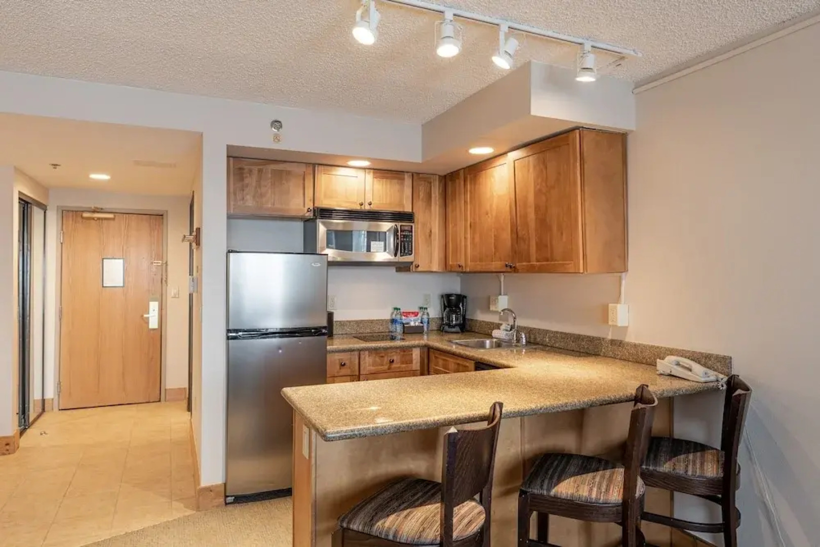 Grand Lodge 1-Bedroom Condo with 3 Queens & Close to Everything 1 Condo - No Cleaning Fee! by RedAwning
