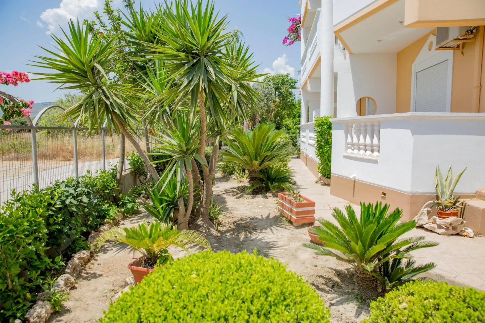 Pauls Garden Studios