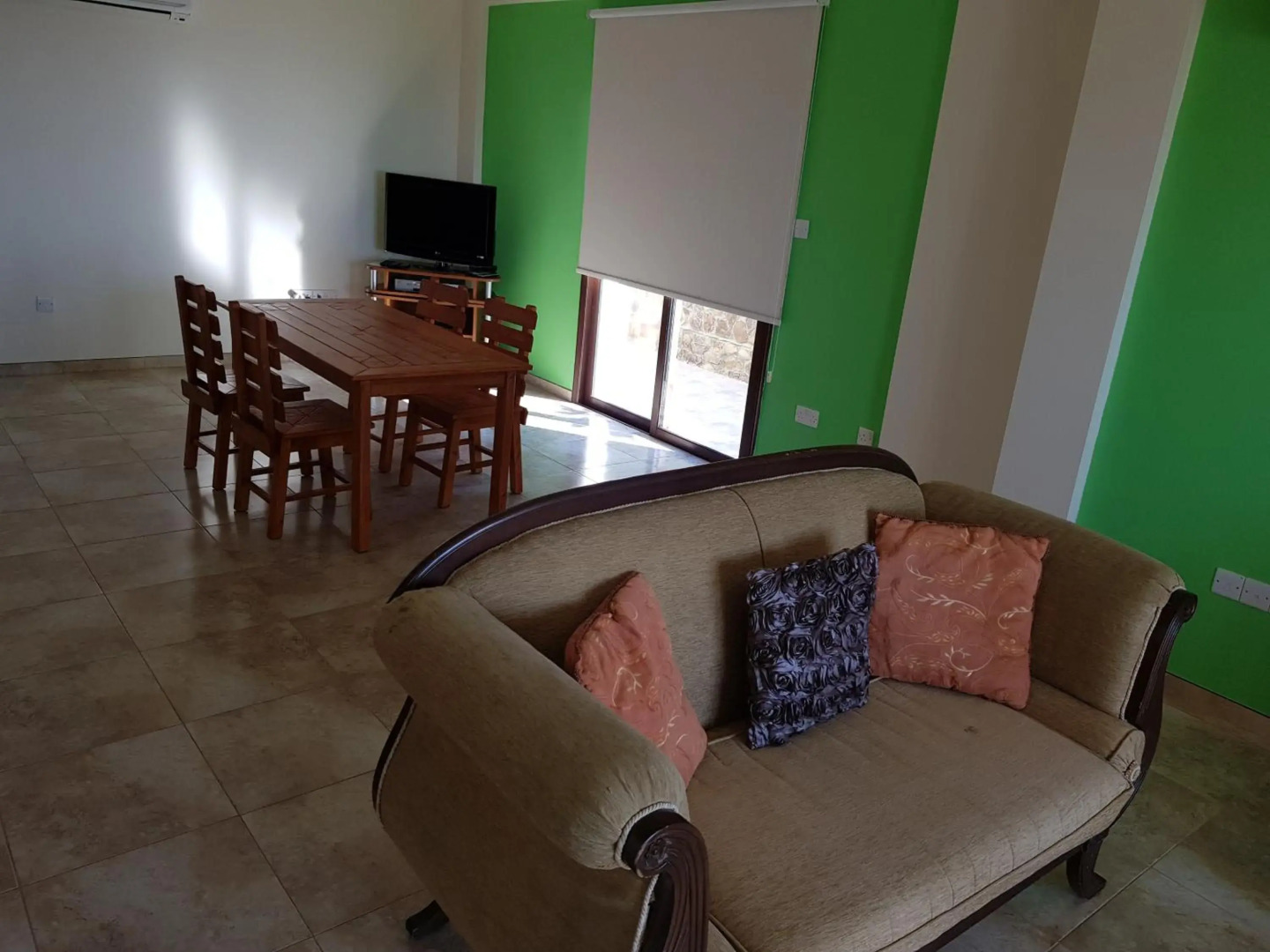 JOANNA SUNSET APTS Pomos