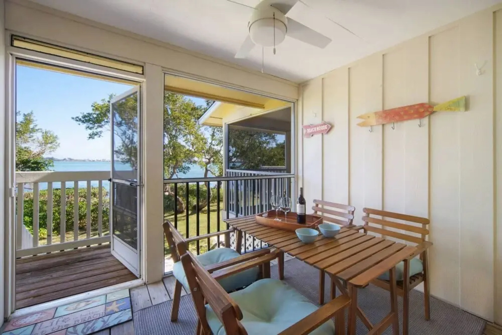 Bay Breezes At Hideaway Bay! Waterfront, Free Kayaks, Golf Cart 2 Bedroom Condo by Redawning