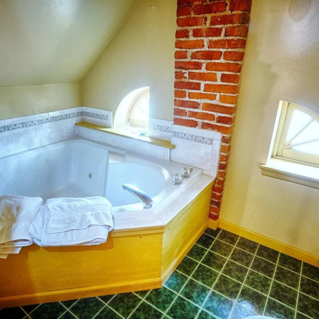 Candlelight Inn Bed & Breakfast