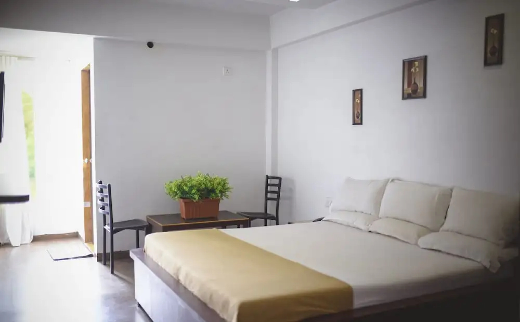 White House Beach Resort