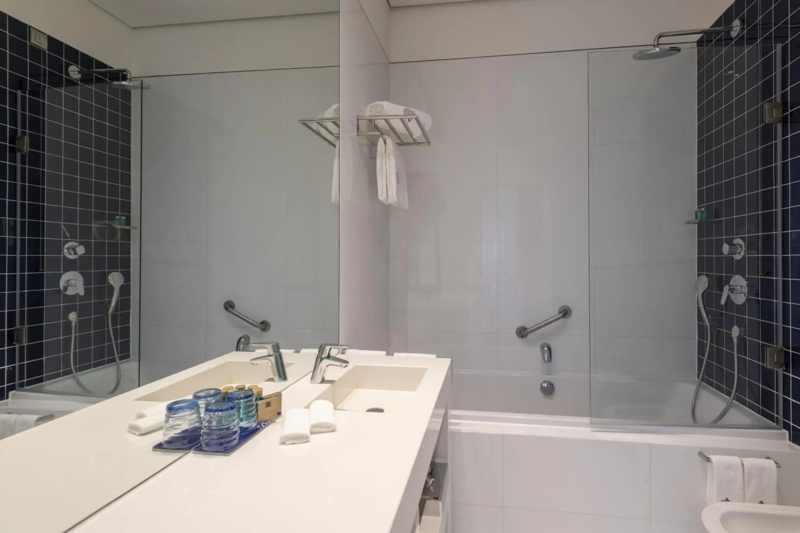 Five Seas by Inwood Hotels