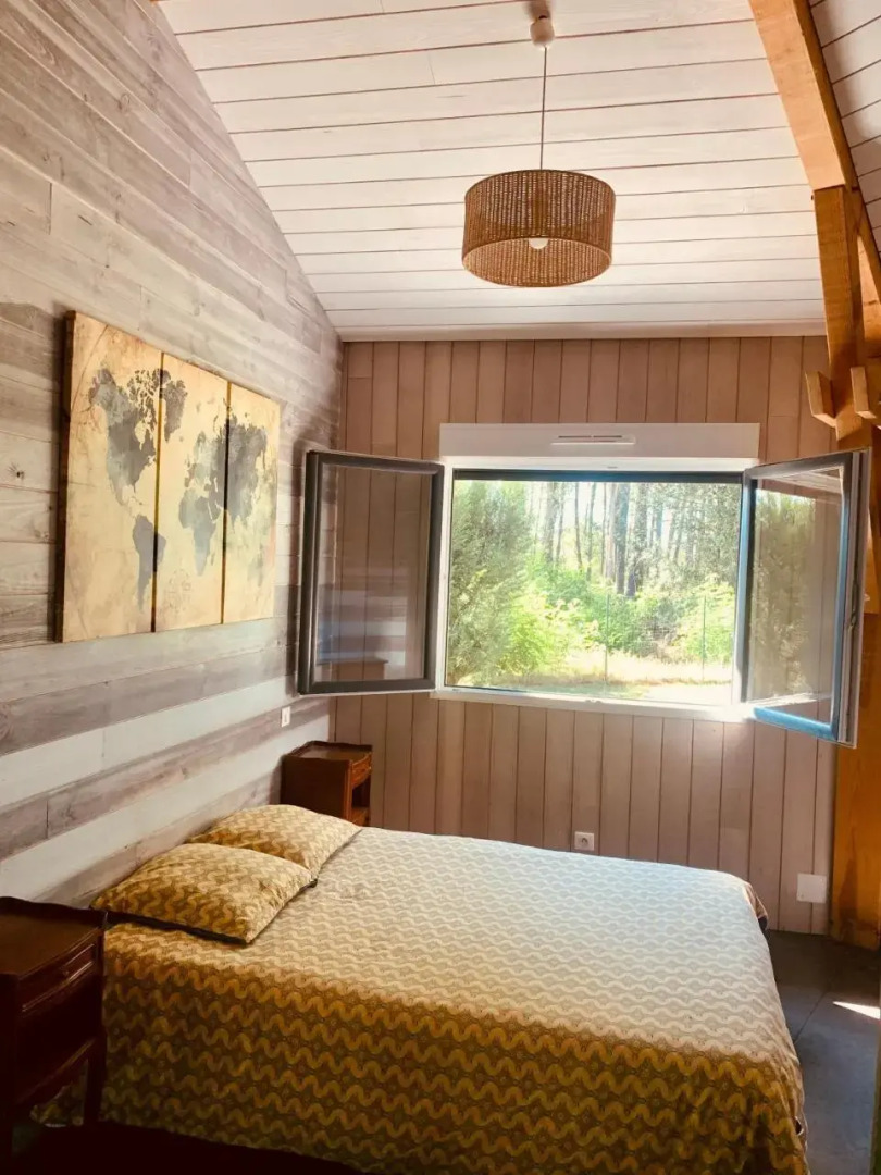 L estanguet maison octogonale en forêt