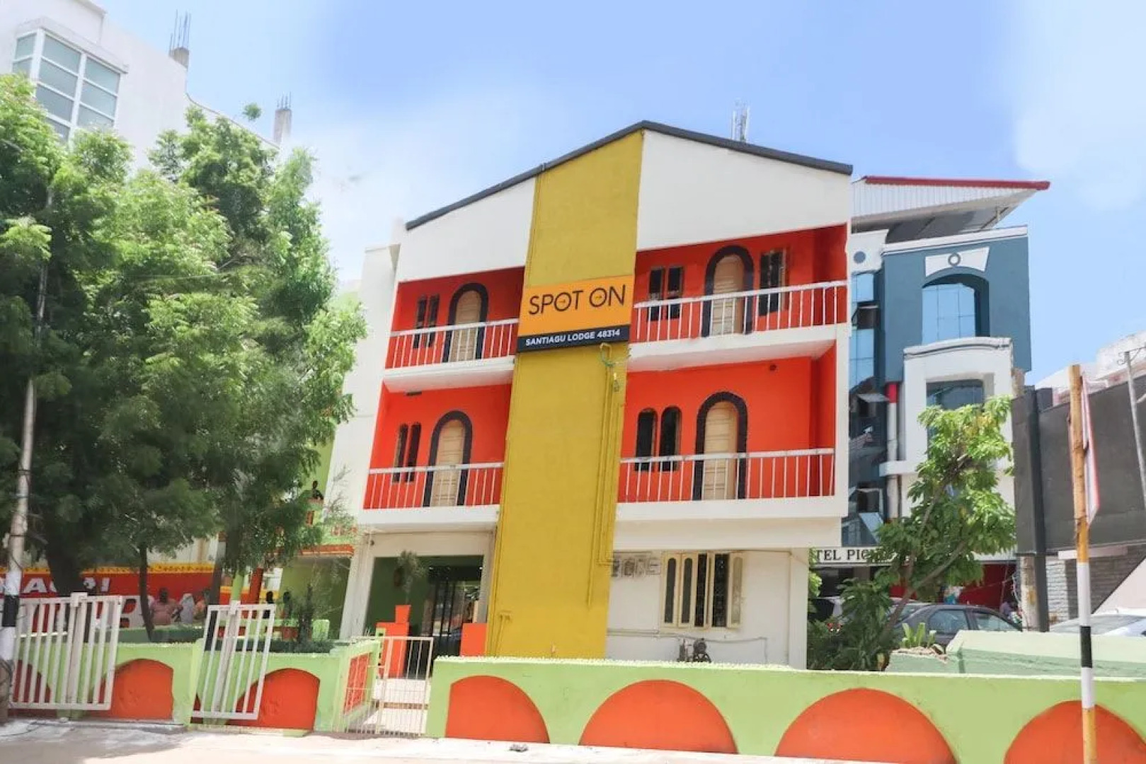 Spot On 48314 Santiagu Lodge