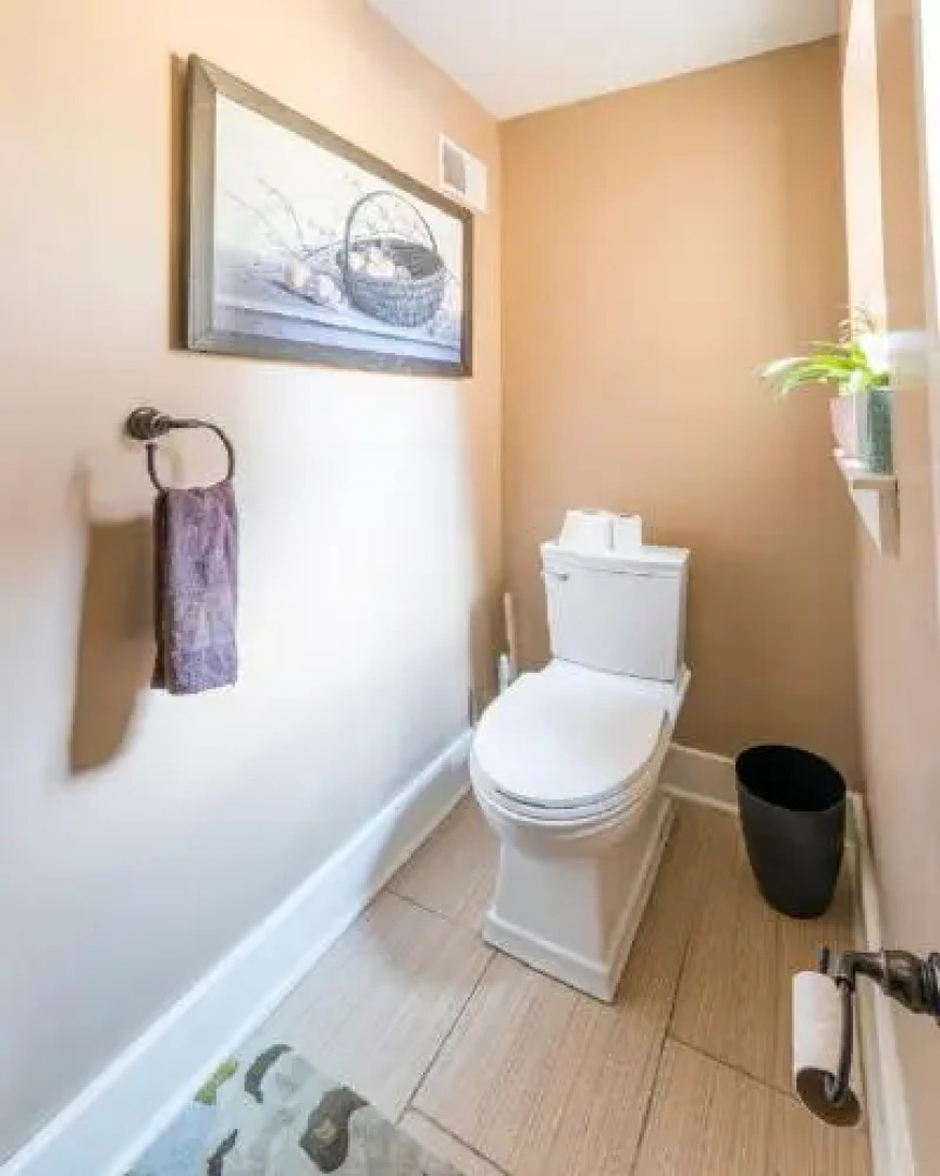 Gorgeous! Parking! Park Front!