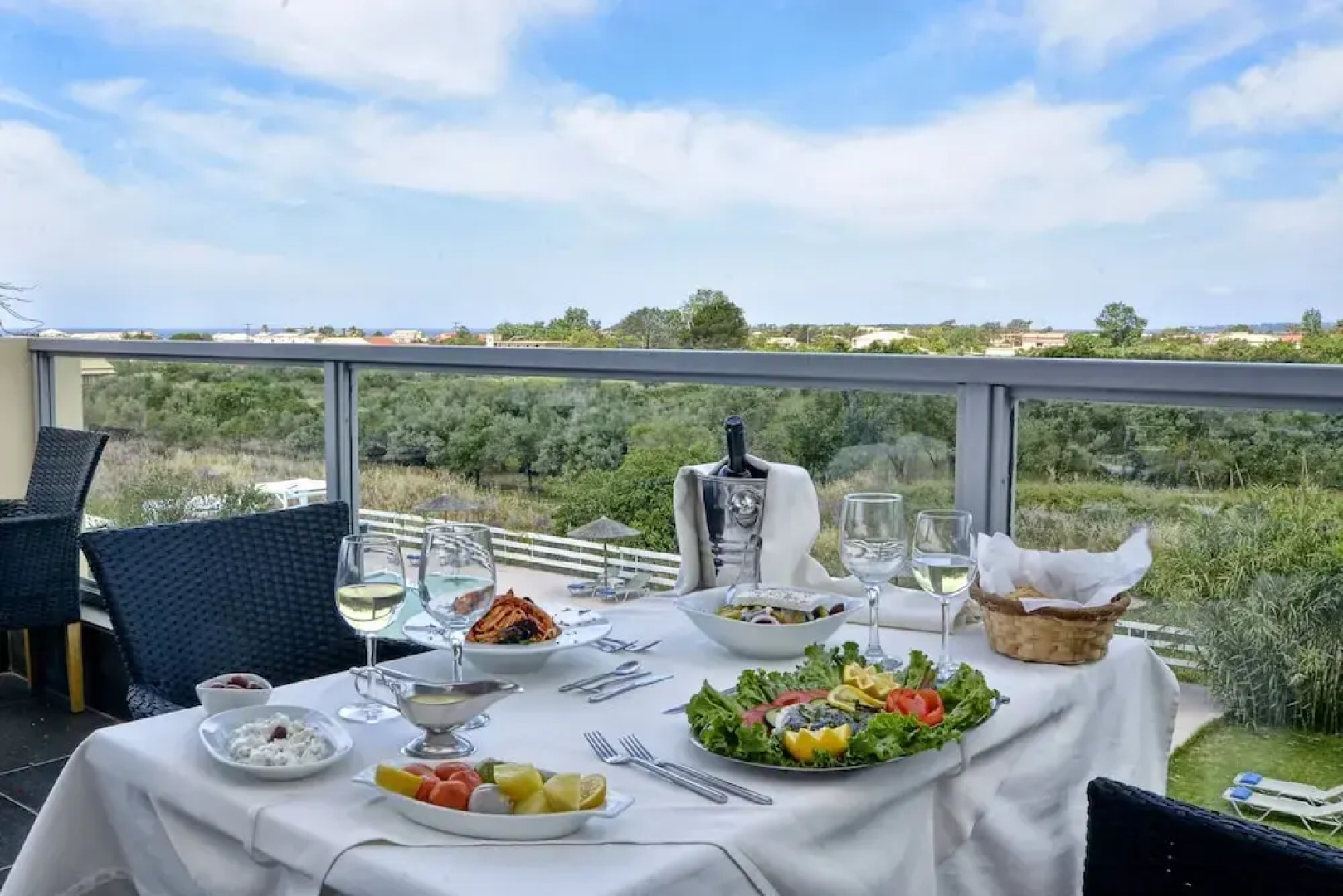 Likithos Hotel