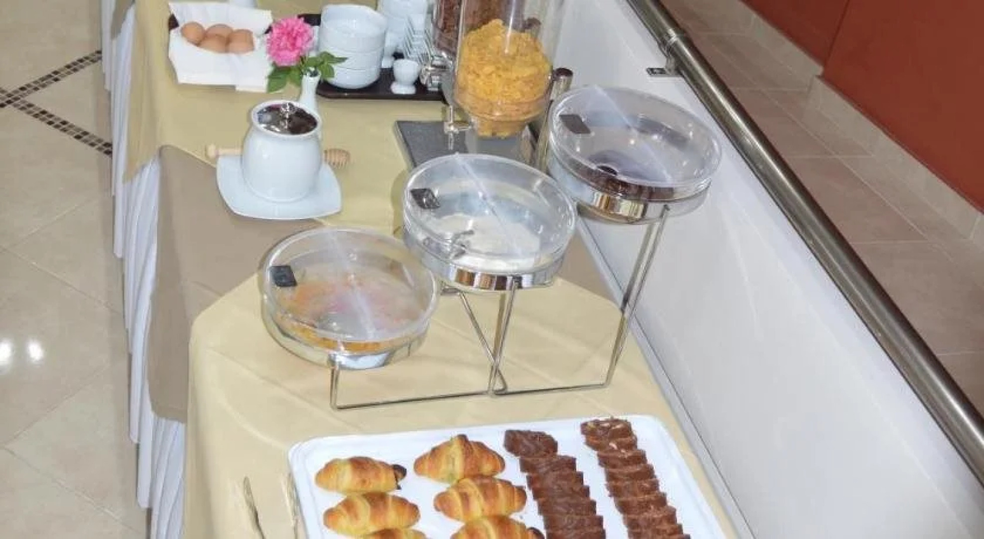 Sun & Sea Luxury Hotel