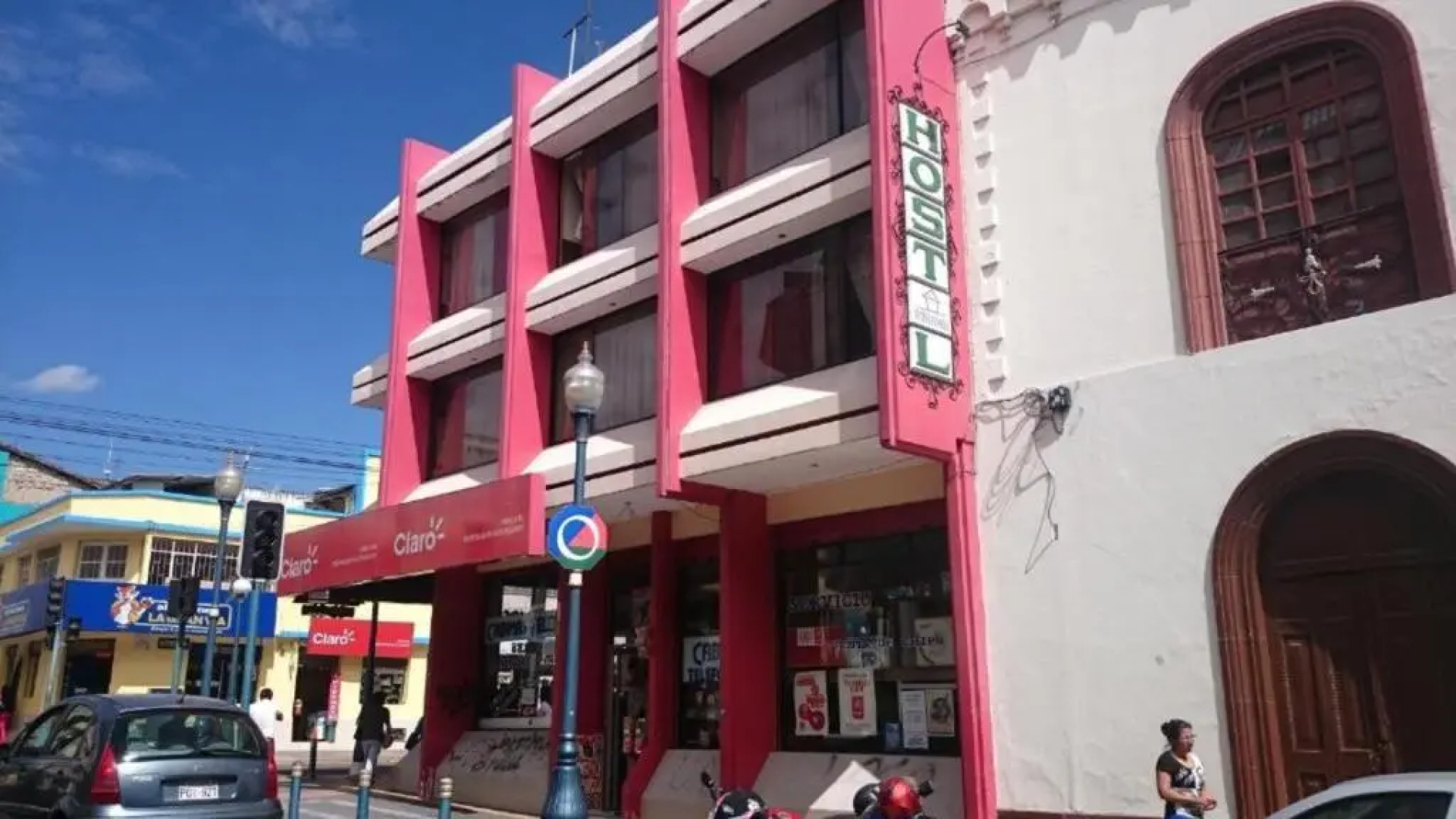 Flying Donkey Hostal - Hostel