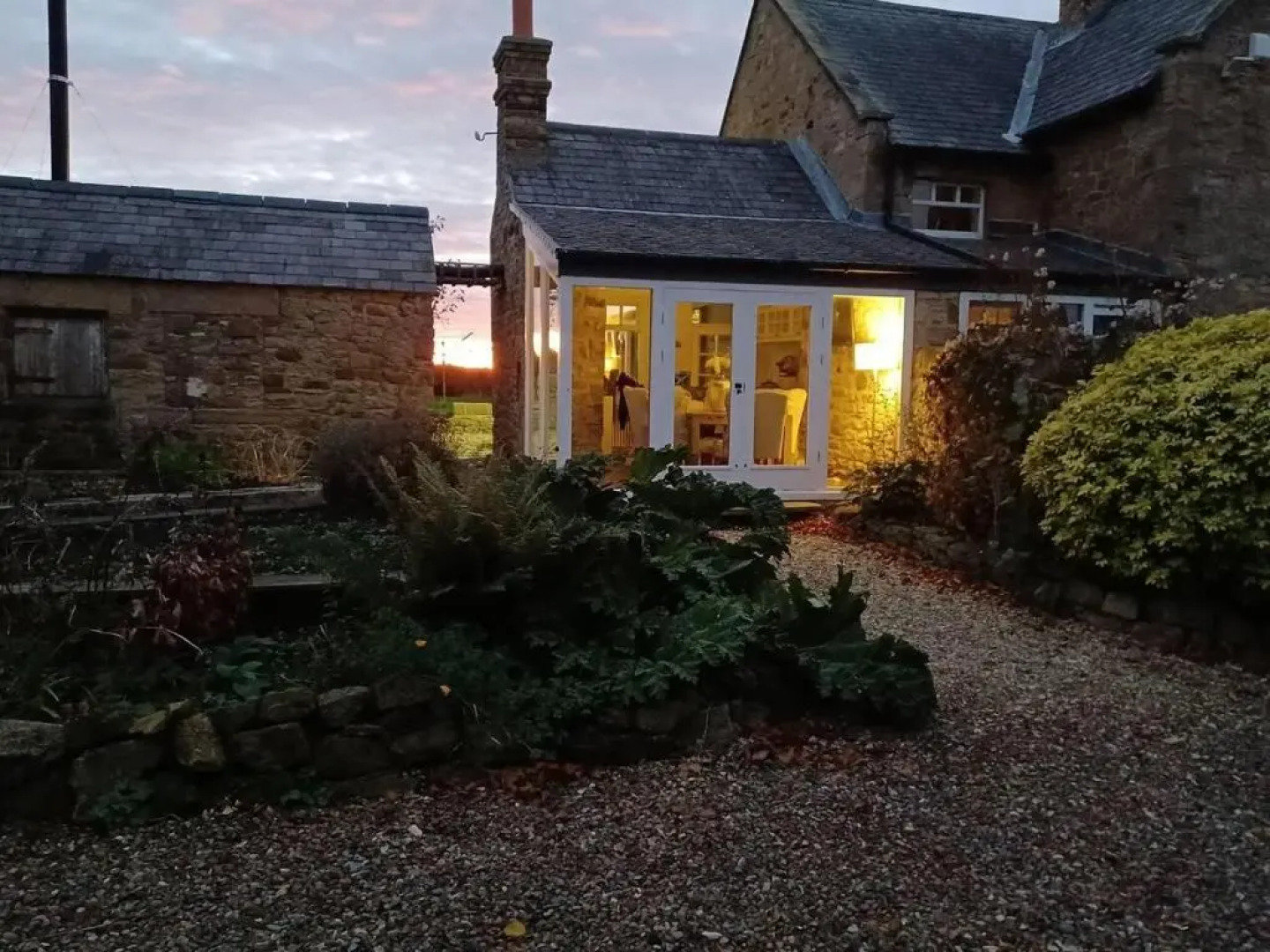 3 Bed Cottage-sleeps 6-country Views-pet Friendly