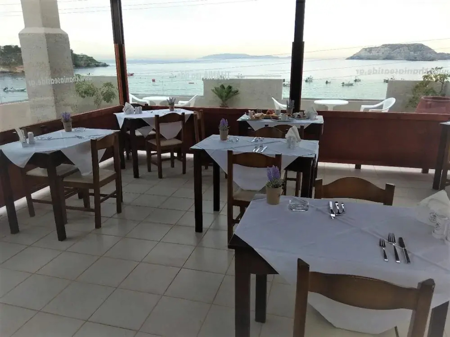 Thania Seaside Smotel - Adults Only