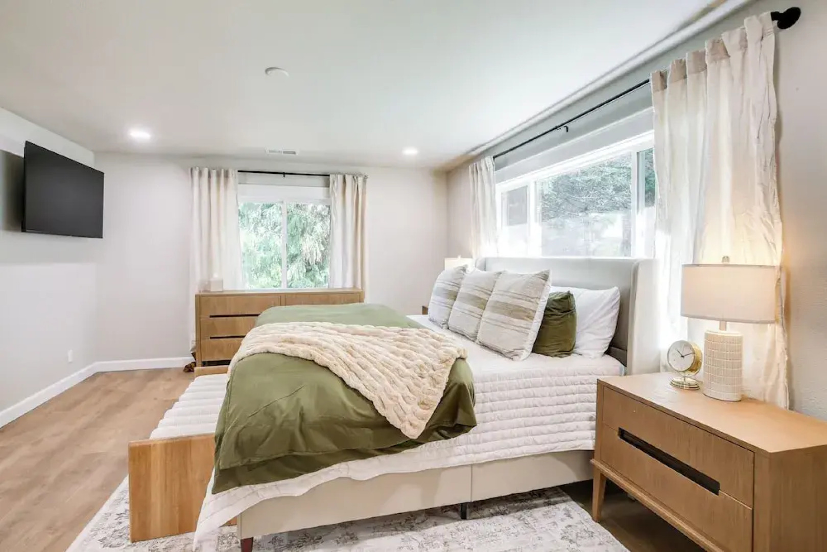 Family Home 6 Mi to Dtwn Cda: Lake & Sunset Views!