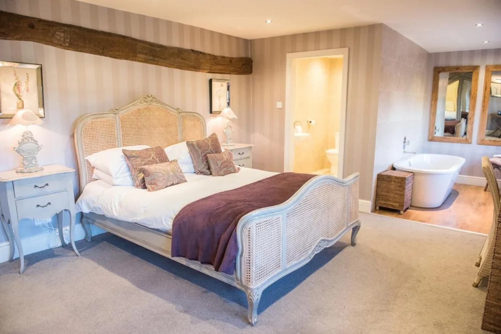 Shireburn Arms Hotel