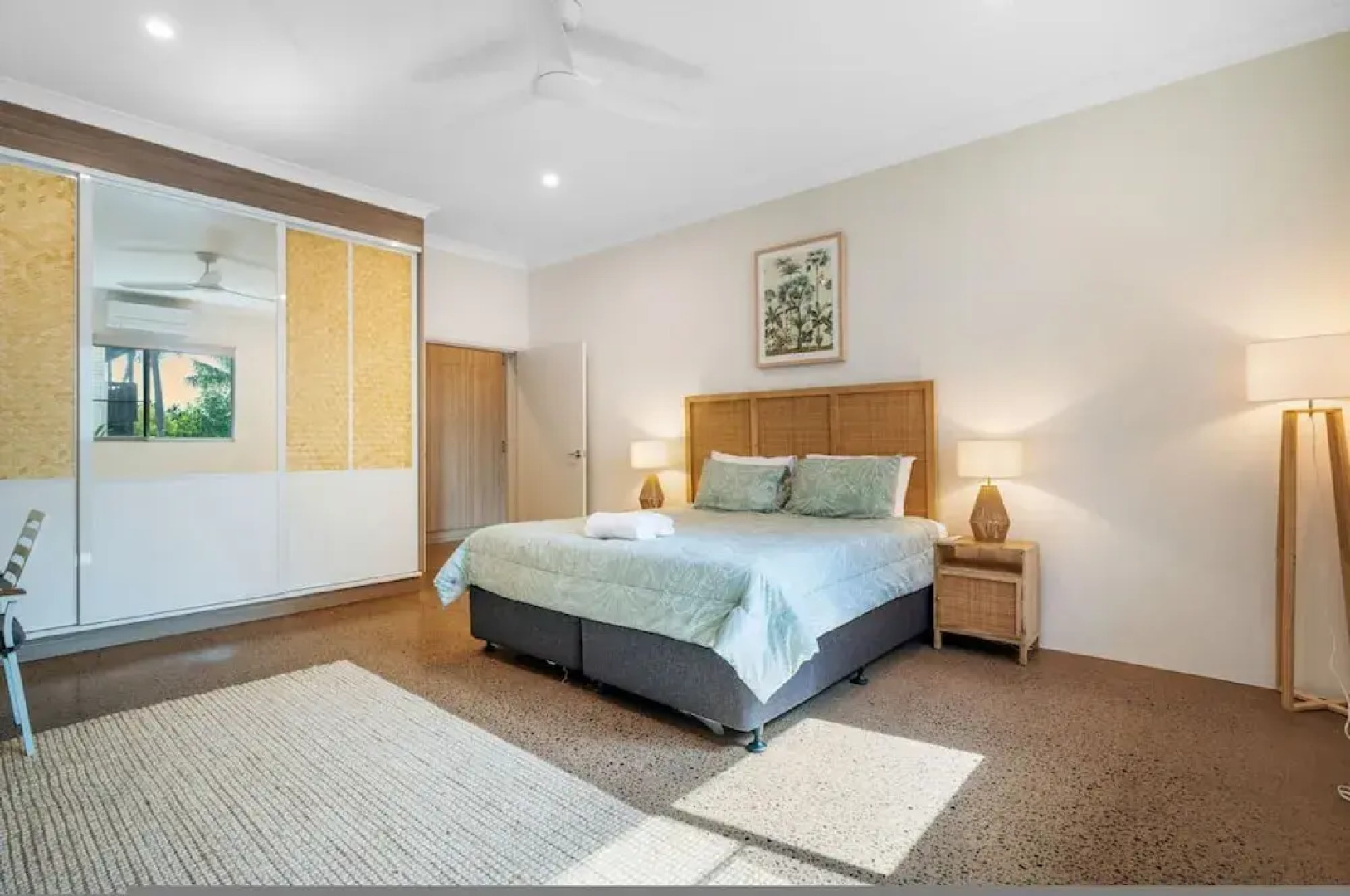 Majestic Manor Stylish Super Home Pool BBQ