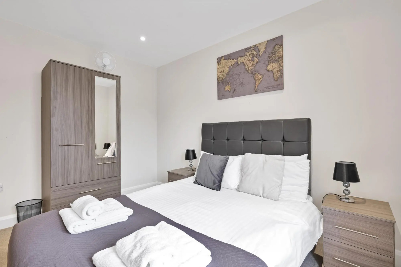 London Heathrow Living Serviced Apartments - Apt 1