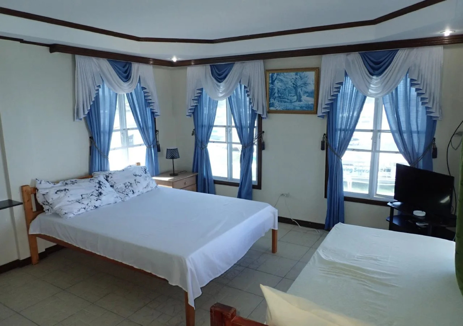 Kon Tiki Marina Suites