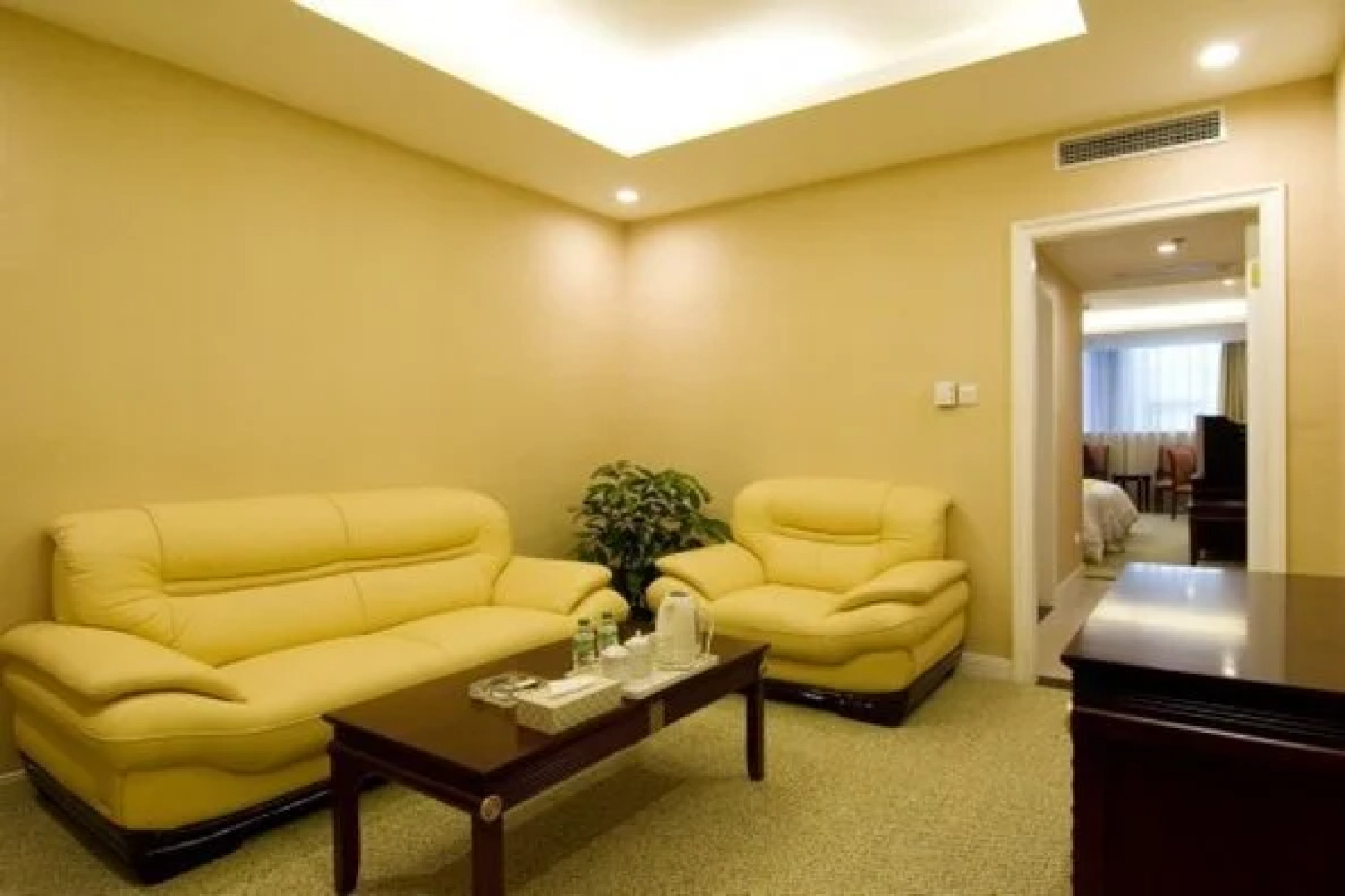 Universal House Golden Gulf Hotel