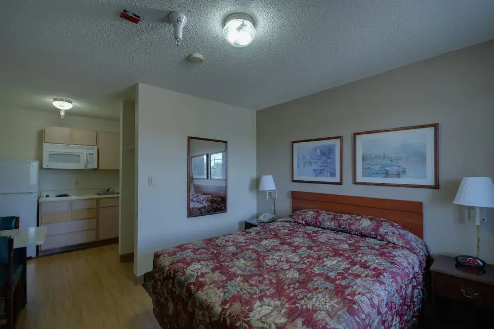 Intown Suites Extended Stay Select Houston - Stafford