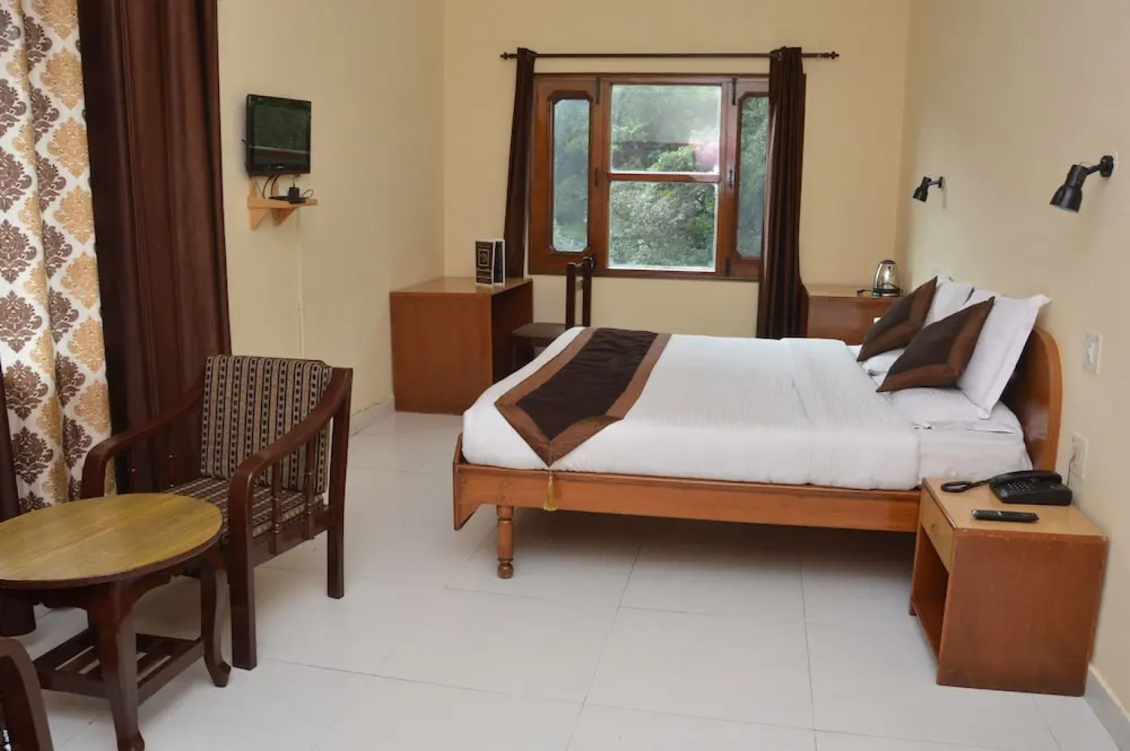 ADB Rooms Falcon Crest