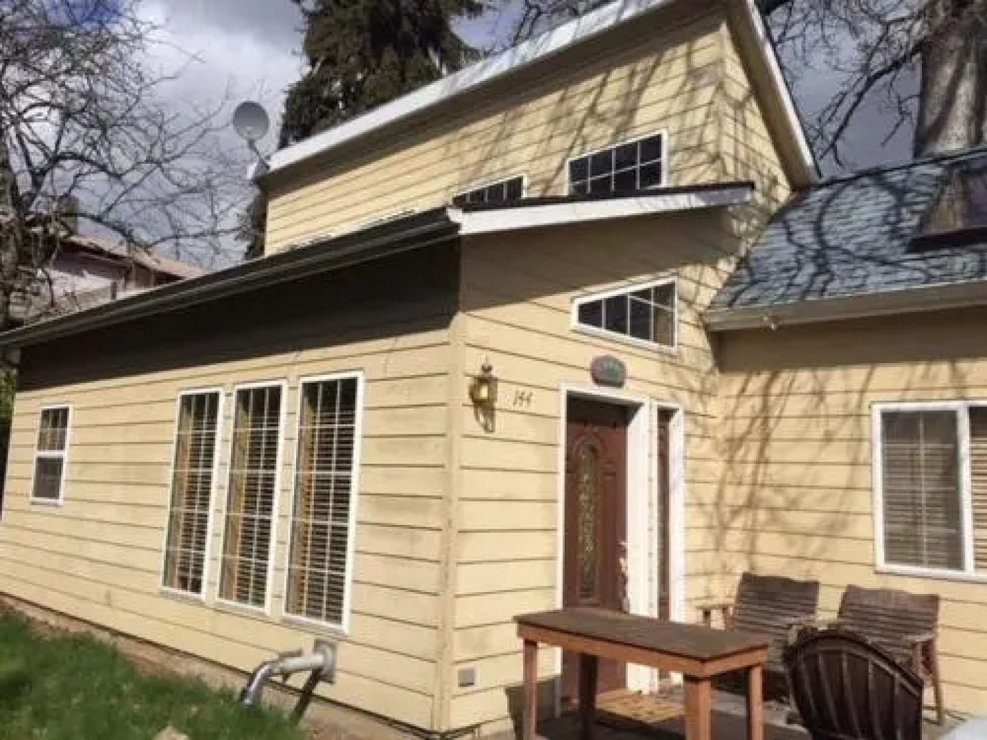 Waveseeker, Homes at White Salmon