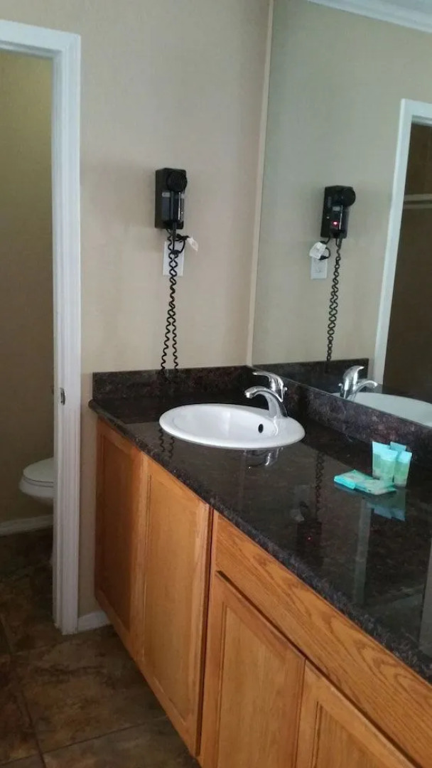 Canyon Springs Country Lodge