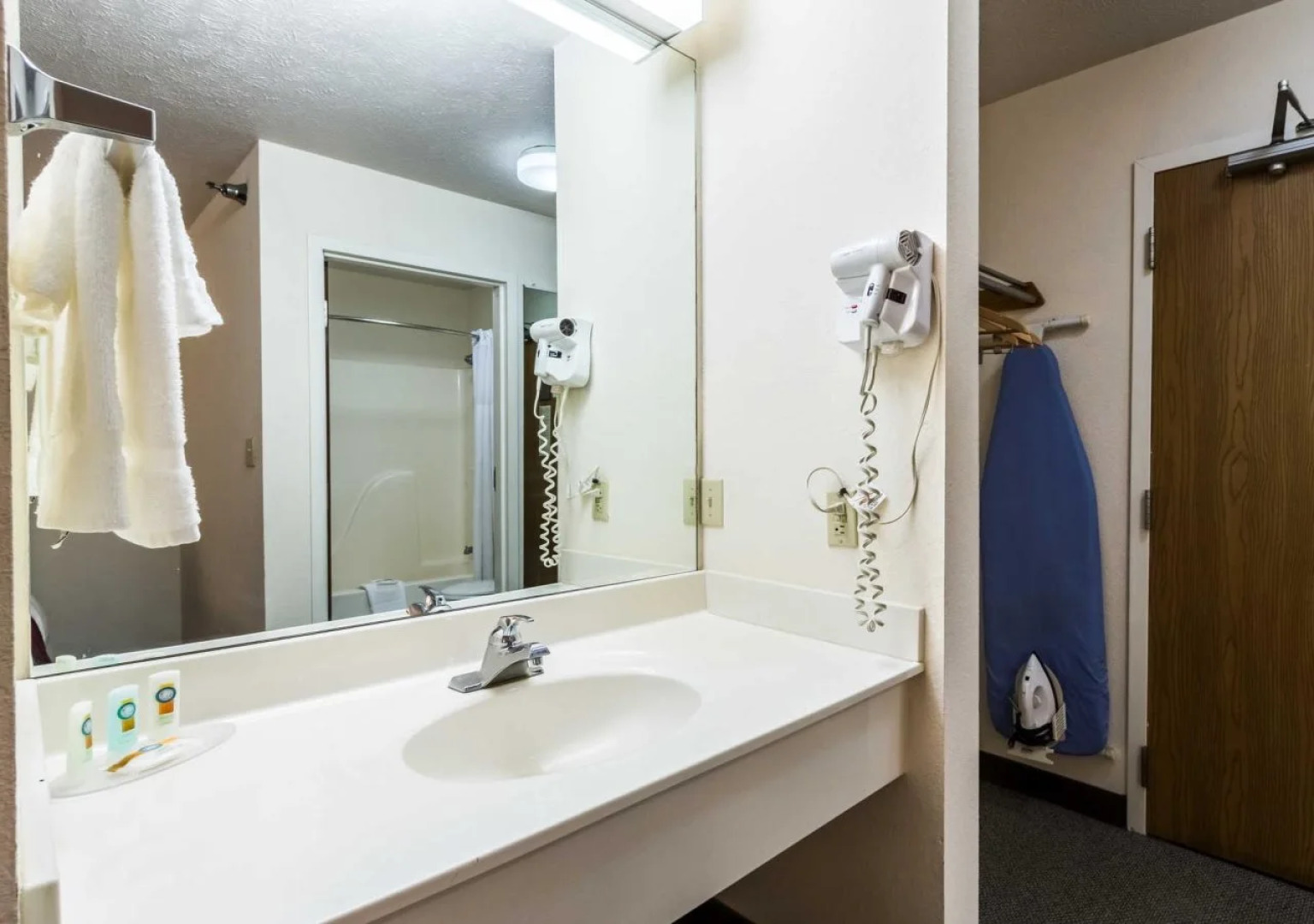 Quality Inn & Suites Omaha Chalco