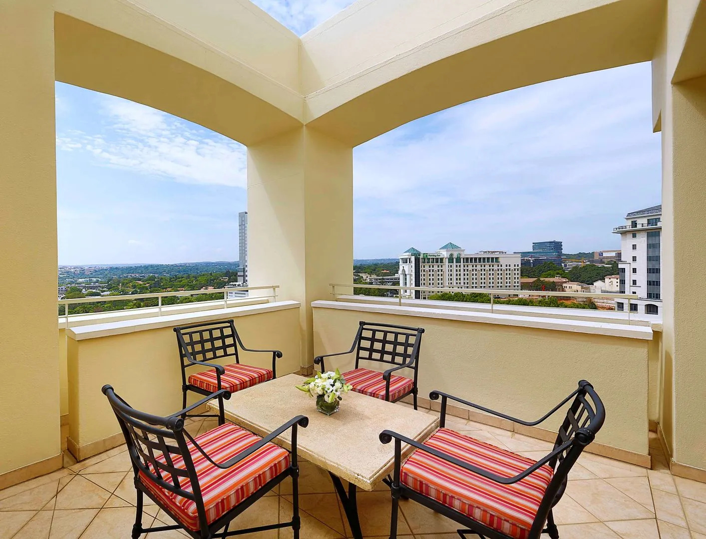 Отель NH Johannesburg Sandton