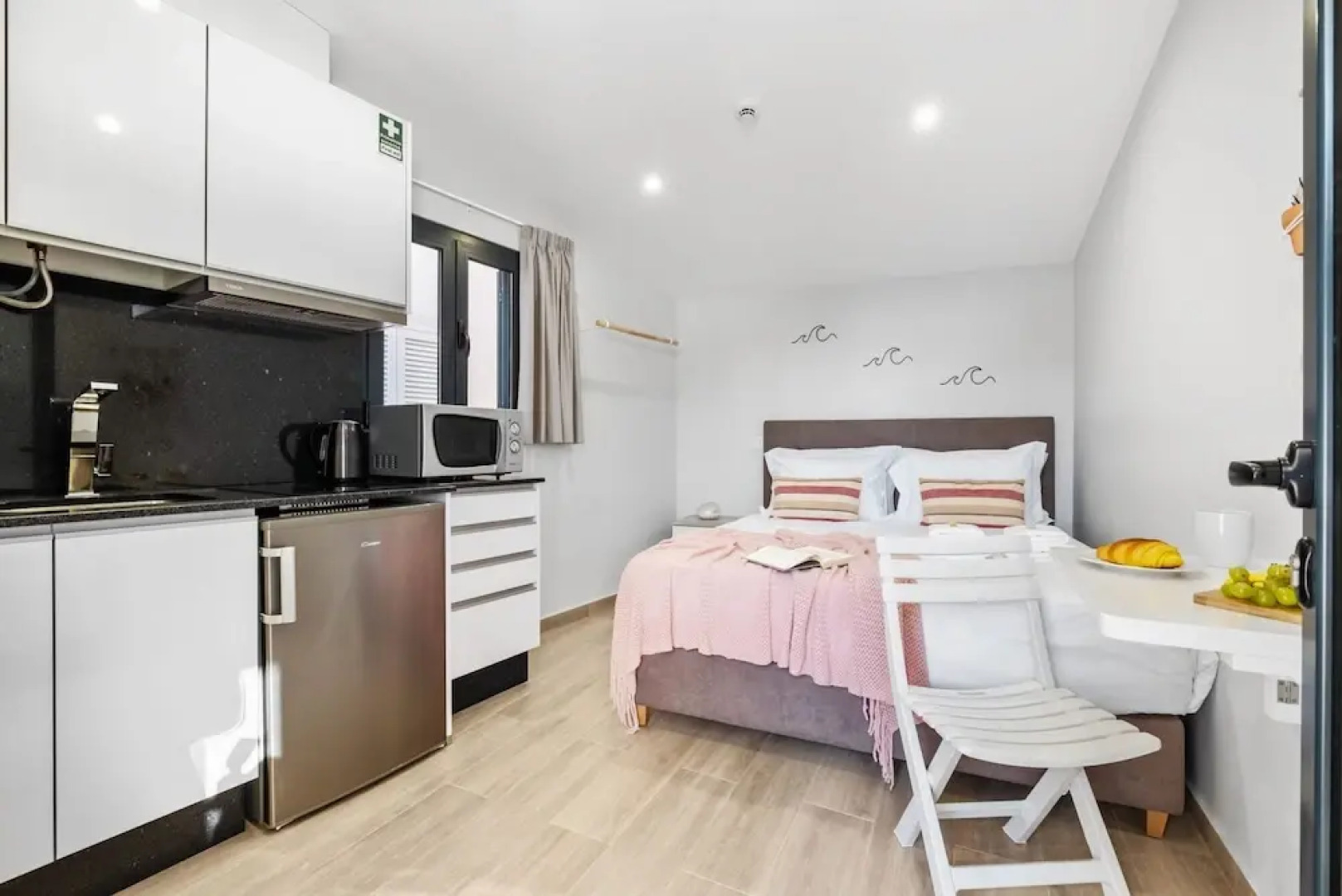 Seaside Sunset - The Shell by Madeira Sun Travel