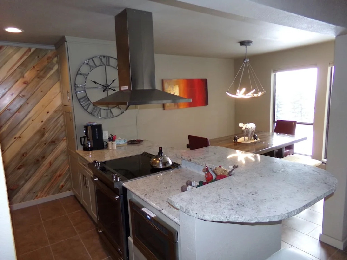 Lake Cliffe 2 Bed 2 Bath Views - 2 Br condo by RedAwning