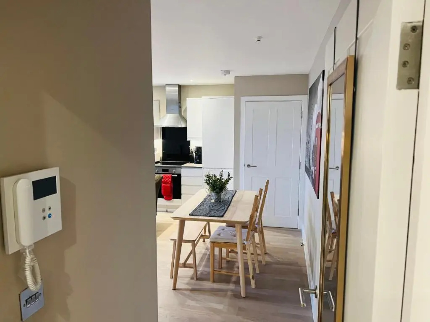 Sunset Shore, City Centre, 2 Bed Apt, Free Parking