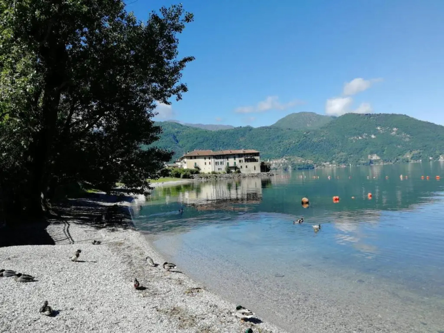 Casa dolce casa, a 2 passi dal lago e vicina a Varenna