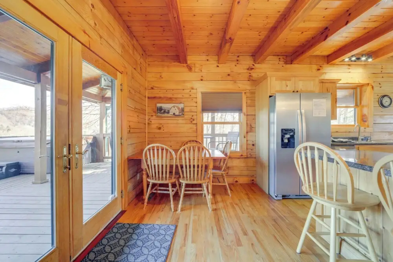Luxury Mountain Cabin With Hot Tub & Pool Table!