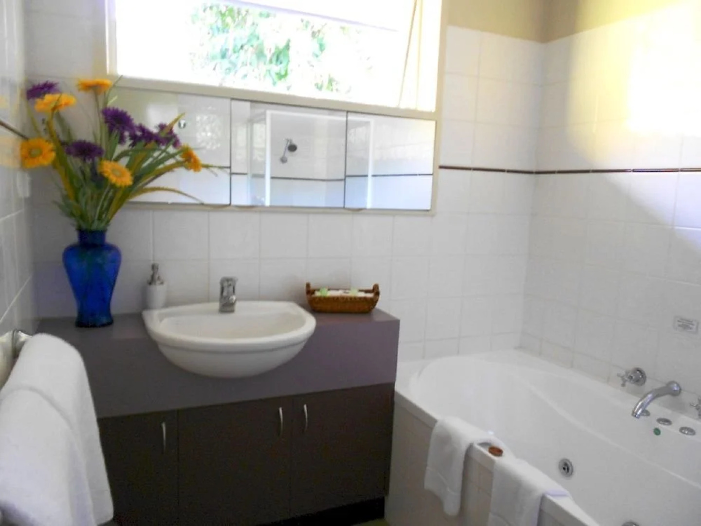 Acacia House Spa Balcony Apartment