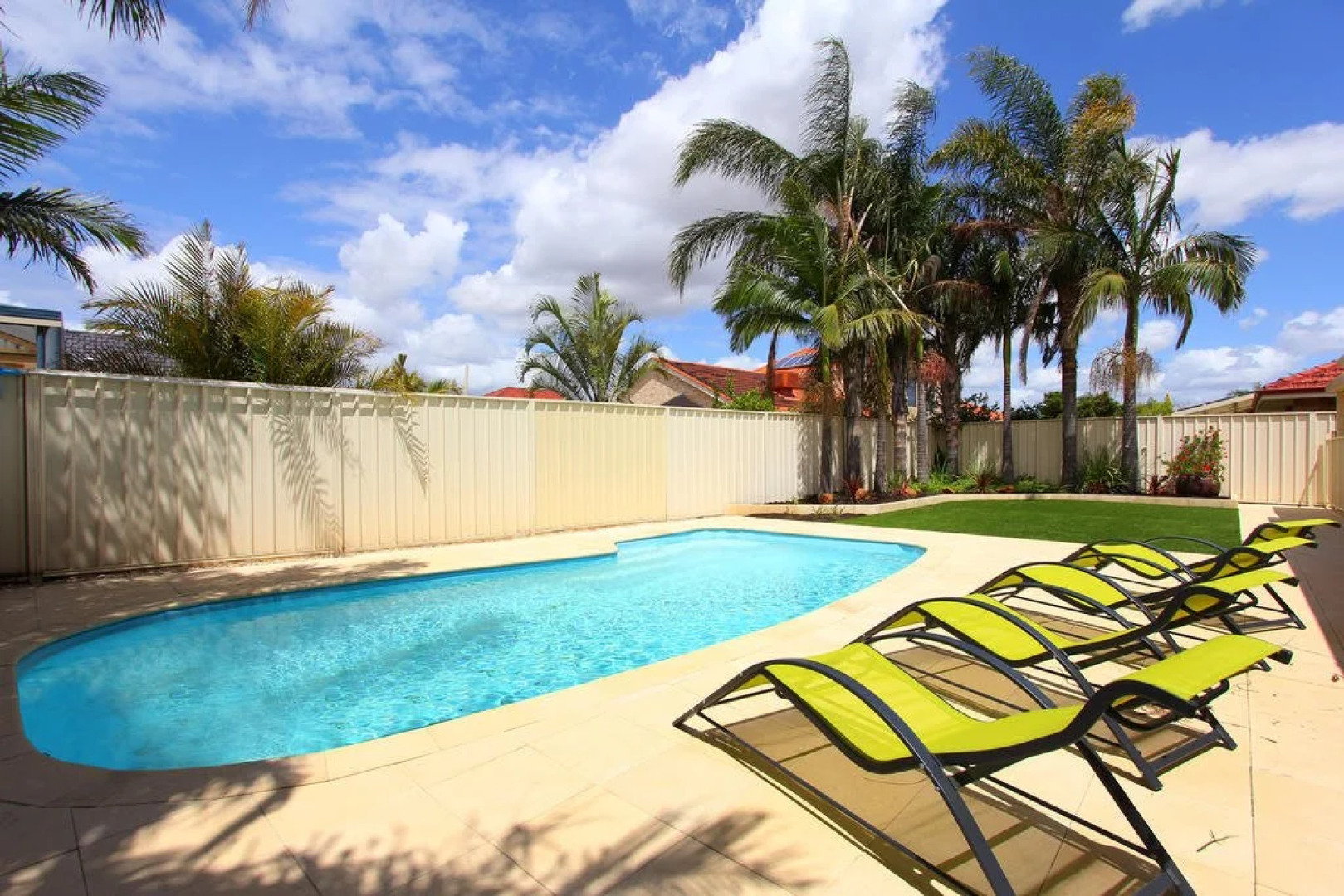 Adare House - Perth Holiday Homes