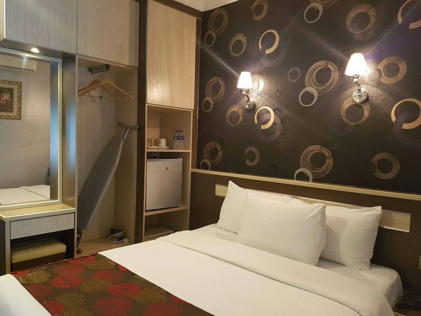 De Kpmj Boutique Hotel