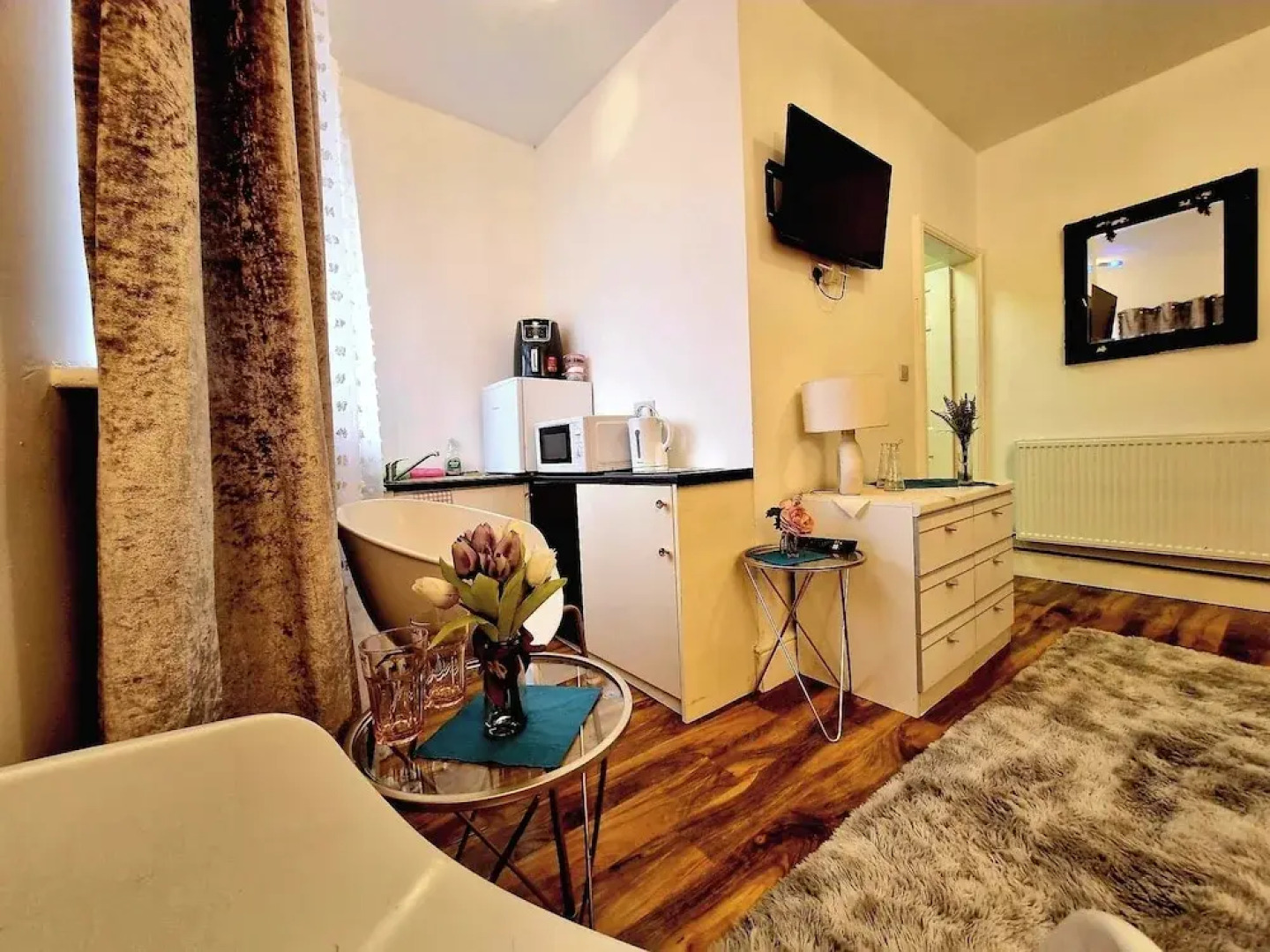 Seaside Bliss Apartment for Style and Comfort